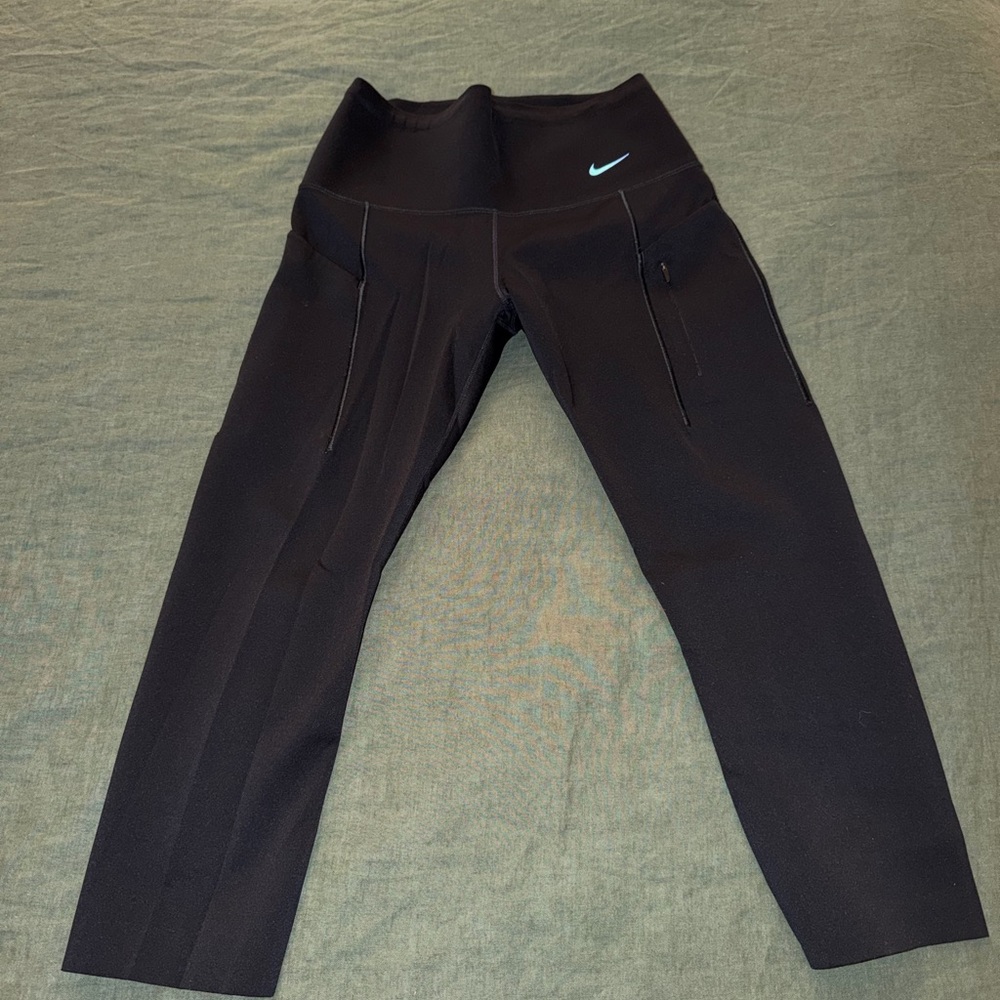 Nike Black Capri Leggings with Side Zip Pockets